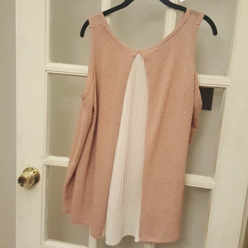 Cold-Shoulder Top - Picture 3 of 6